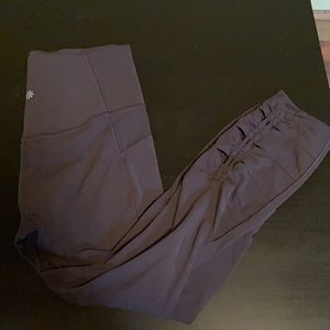 Athleta Salutation Stash Pocket II Cinch 7/8